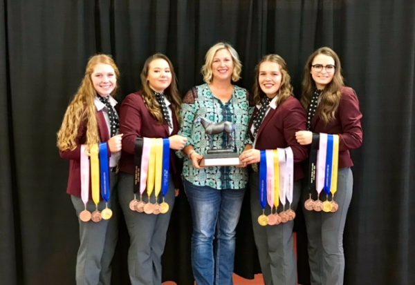 Annabelle Hays, Hannah Cain, Coach Patterson, Lara Hays, Mikayla South