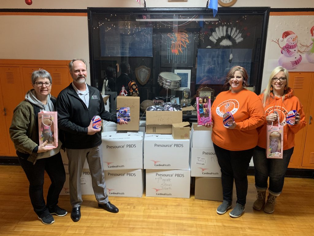 Bailey Medical Center Deliver Christmas Cheer to Avant Public School